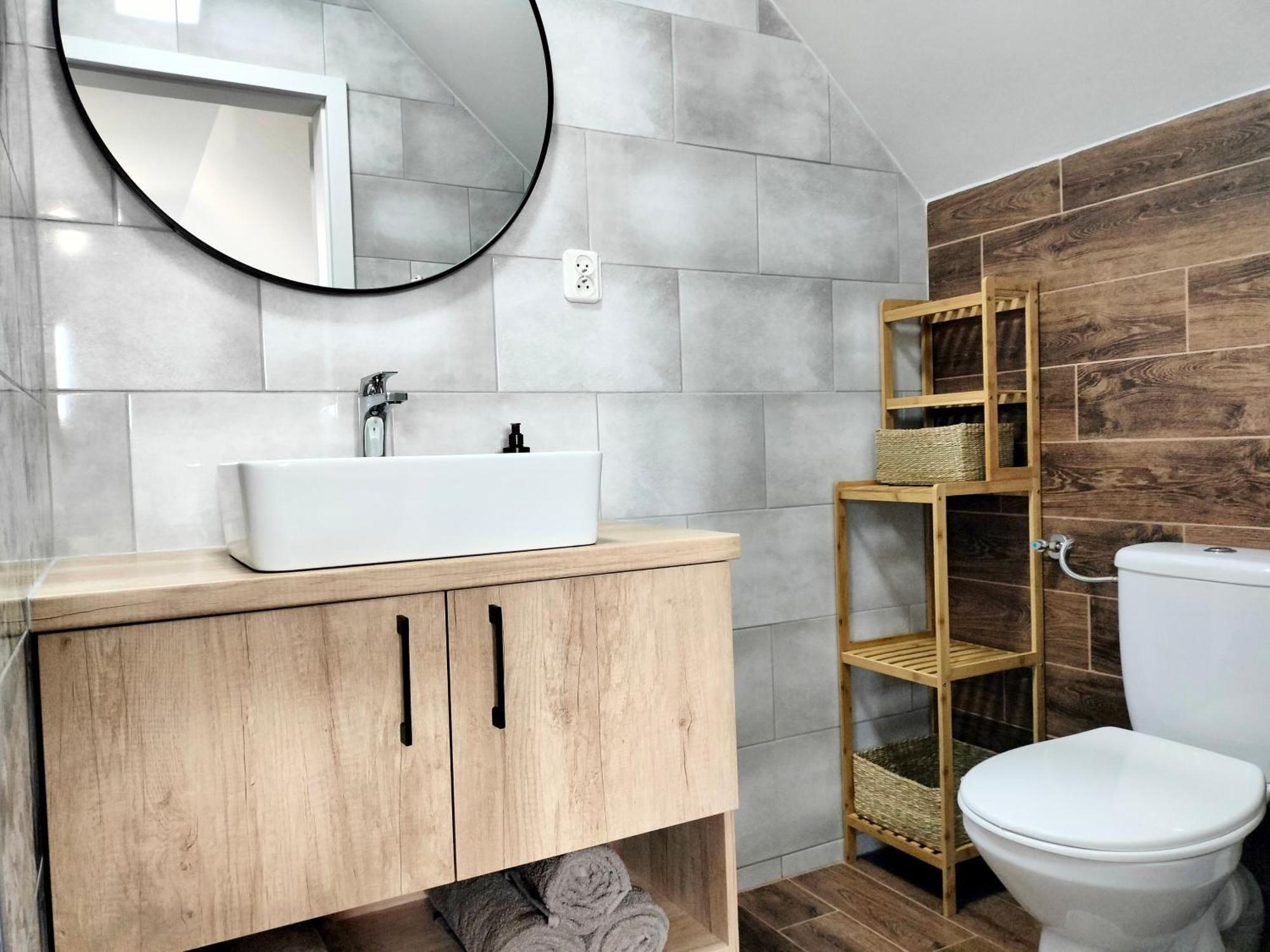 Agroturystyka Jodlowa - Rodzinne Apartamenty W Centrum Gor Swietokrzyskich - Sala Zabaw, Zwierzeta, Bilard Krajno-Zagorze Exteriör bild